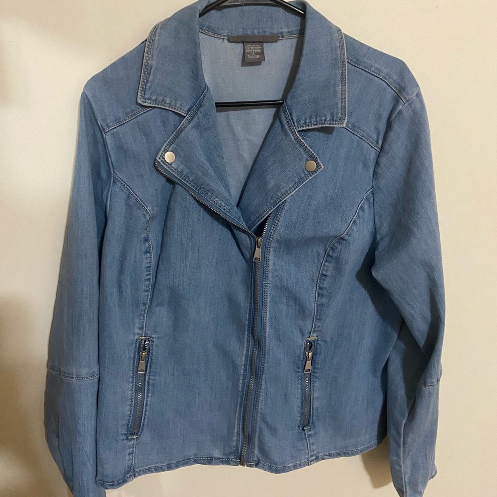 NWOT woman’s jean jacket